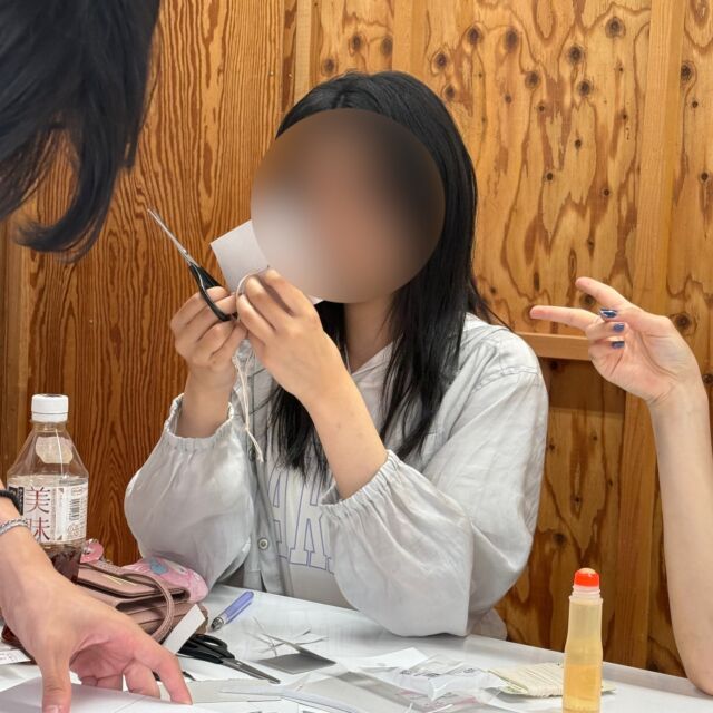 こんにちは！
探求フリースクール・マチラボです！

今日は来週の保育実習に向けてぶんぶんごまの準備をしました。

サイズなどに迷いながらもなんとか終わらせることができました！

来週の実習が楽しみです✨

#フリースクール　
#不登校　
#引きこもり　
#不登校支援　
#子どもの居場所　
#友達づくり　
#町田	
#ぶんぶんごま 
#保育体験