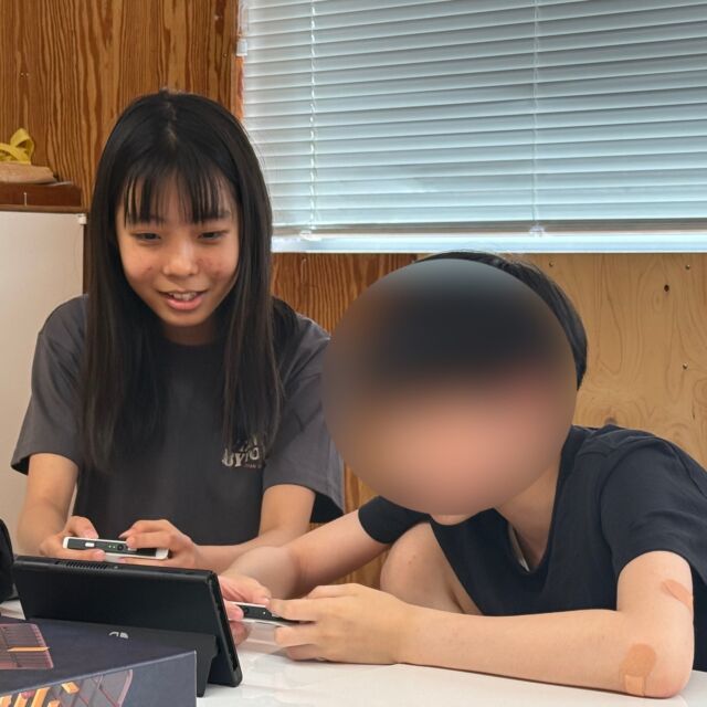 こんにちは！
探求フリースクール・マチラボです！

今日は創作の日です✨
今回ものびのびとみんなで活動していました。

途中で創作活動の休憩としてスマブラをしたりと相変わらず自由な木曜日です。

#フリースクール　
#不登校　
#引きこもり　
#不登校支援　
#子どもの居場所　
#友達づくり　
#町田	
#創作 
#switch